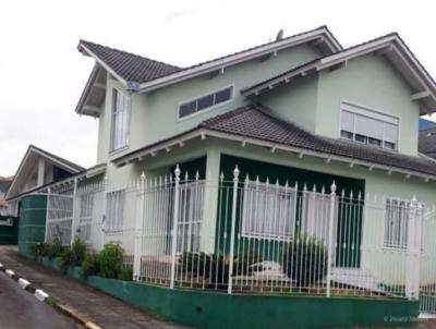Casa para Venda, em Lages, bairro São Cristovão, 4 dormitórios, 3 banheiros, 1 suíte, 4 vagas